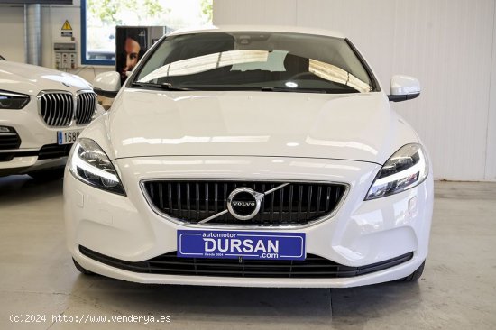 Volvo V40   2.0 D2 Momentum - 