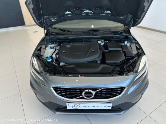 Volvo V40 2.0 D2 RDesign Momentum 5p - Zaratán