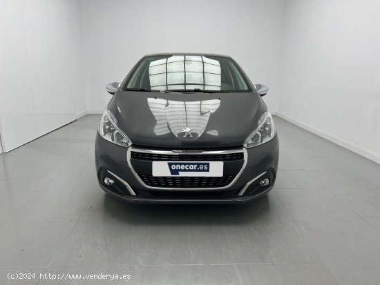 Peugeot 208 1.2L PURETECH SIGNATURE 82CV 5P - Malaga