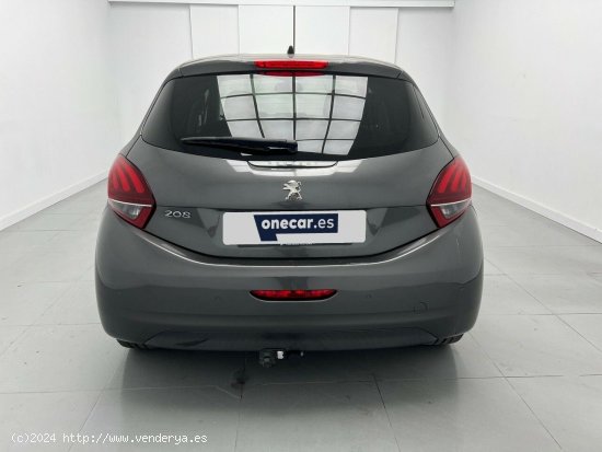 Peugeot 208 1.2L PURETECH SIGNATURE 82CV 5P - Malaga