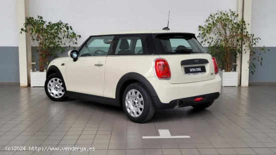 MINI Cooper One First - Olias del Rey