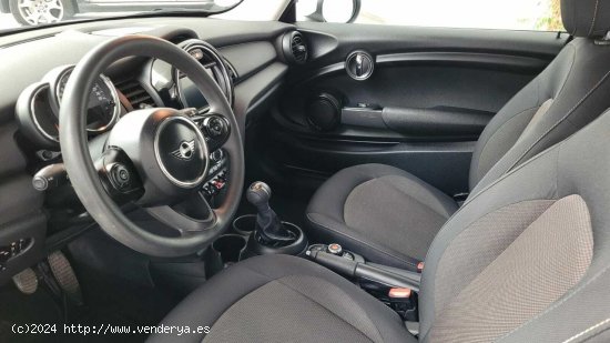 MINI Cooper One First - Olias del Rey