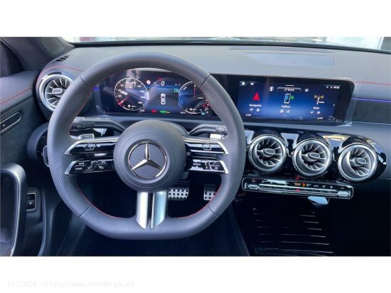 Mercedes CLA CLA 200 D DCT - Pinto