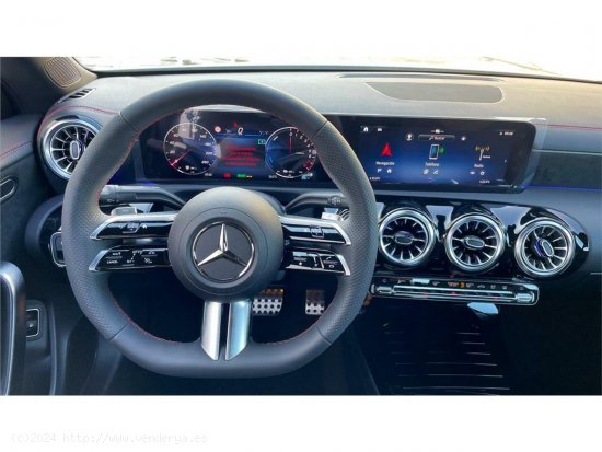 Mercedes CLA CLA 200 D DCT - Pinto