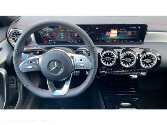 Mercedes CLA CLA 200 D DCT - Pinto