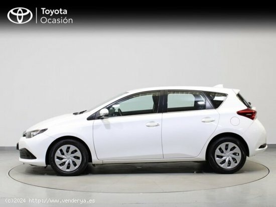 Toyota Auris  90D Active - Pamplona