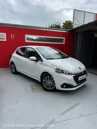 Peugeot 208 5P Signature 1.2L PureTech 60KW (82CV) - Granollers