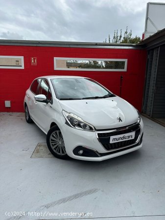 Peugeot 208 5P Signature 1.2L PureTech 60KW (82CV) - Granollers