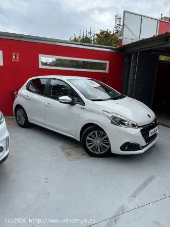 Peugeot 208 5P Signature 1.2L PureTech 60KW (82CV) - Granollers