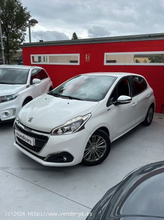 Peugeot 208 5P Signature 1.2L PureTech 60KW (82CV) - Granollers