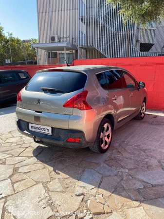 Peugeot 3008 Confort 1.6 HDI 110 FAP - Sabadell