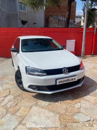 Volkswagen Jetta 1.2 TSI 105cv Advance Bluemotion Tech - Blanes