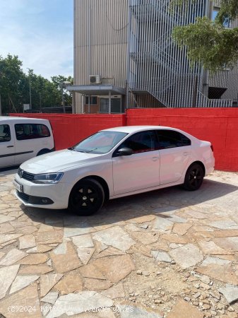 Volkswagen Jetta 1.2 TSI 105cv Advance Bluemotion Tech - Blanes