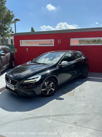 Volvo V40 2.0 D2 R-Design Momentum Auto - Granollers