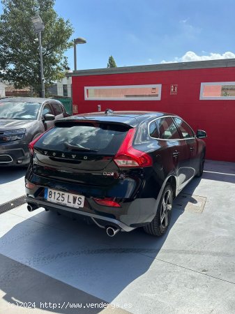 Volvo V40 2.0 D2 R-Design Momentum Auto - Granollers