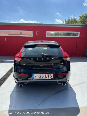 Volvo V40 2.0 D2 R-Design Momentum Auto - Granollers