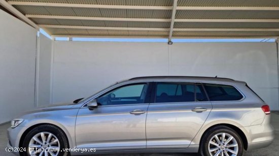 Volkswagen Passat Variant 2.0TDI 150CV  ESTA NUEVO - Badajoz