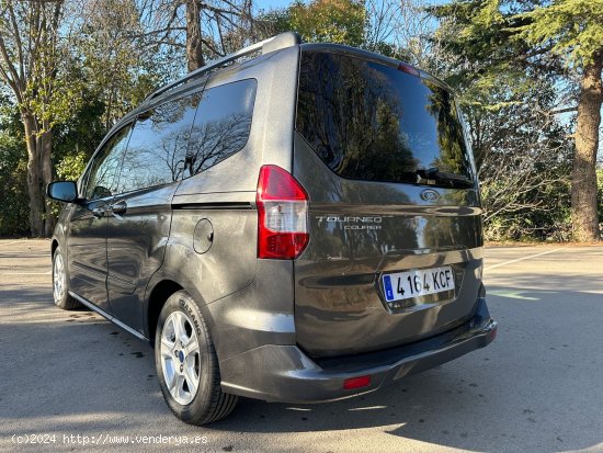 Ford Tourneo Courier 1.5 TDCI 95cv - Les Franqueses