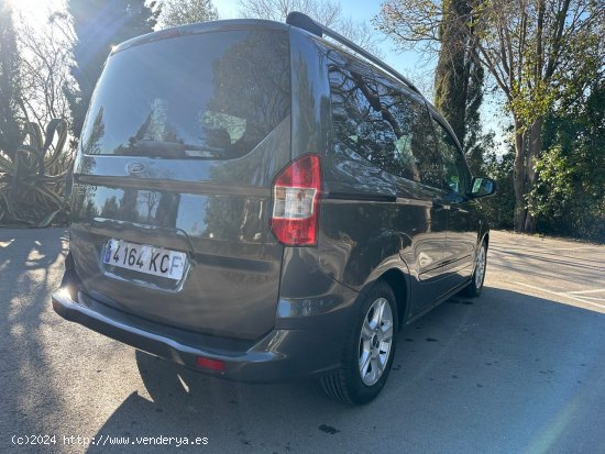 Ford Tourneo Courier 1.5 TDCI 95cv - Les Franqueses