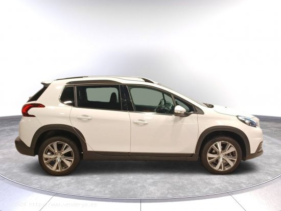 Peugeot 2008 Allure PureTech 110 S&S 6 Vel. MAN - Toledo