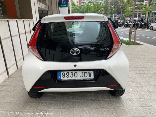 Toyota Aygo 1.0 70 x-play - Barcelona