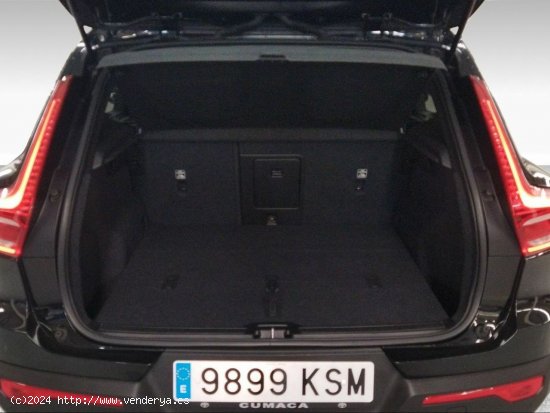 Volvo XC40 2.0 D4 AWD Momentum Auto - Málaga