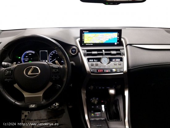 Lexus NX 2.5 300h F Sport Panorámico 4WD - Málaga