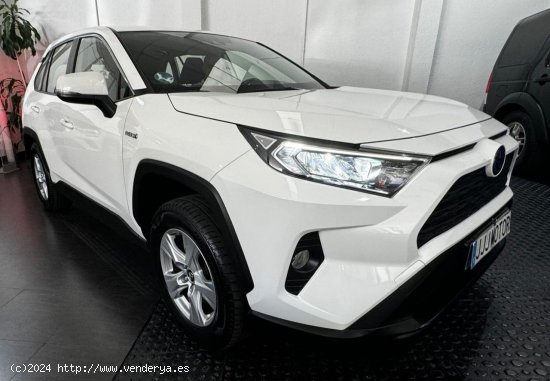 Toyota Rav4 Hybrid 4x4 Business - 