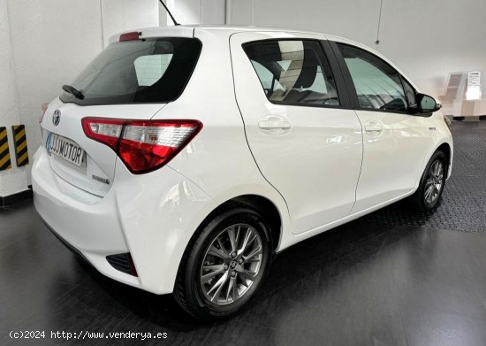 Toyota Yaris Active - 