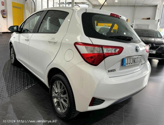 Toyota Yaris Active - 