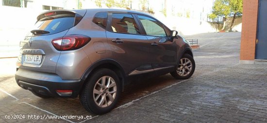 Renault Captur 0.9 TCe LIMITED - Madrid