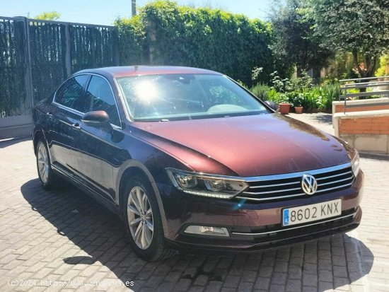 Volkswagen Passat 1.6 TDI DSG ADVANCE - Madrid