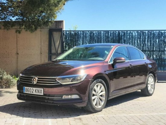 Volkswagen Passat 1.6 TDI DSG ADVANCE - Madrid