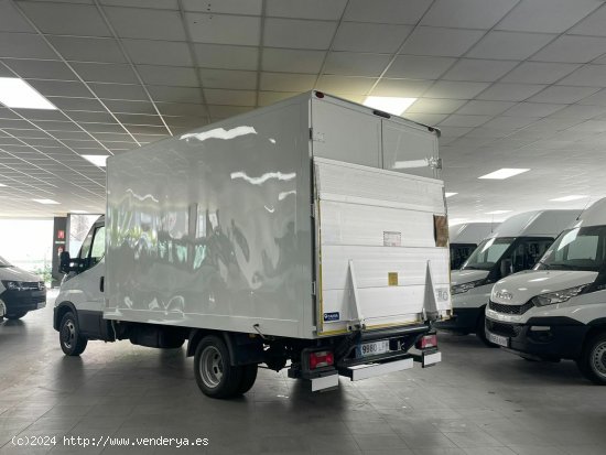 Iveco Daily 35C16  CARROZADO PLATAFORMA ELEVADORA - Lugo