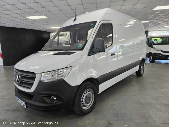 Mercedes Sprinter 211 2.0 114CV L2 H2 - Lugo