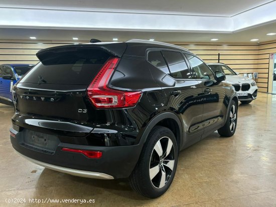 Volvo XC40 2.0 D3 Momentum - Lugo