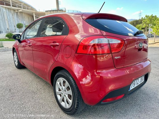 Kia Rio 1.2i - 