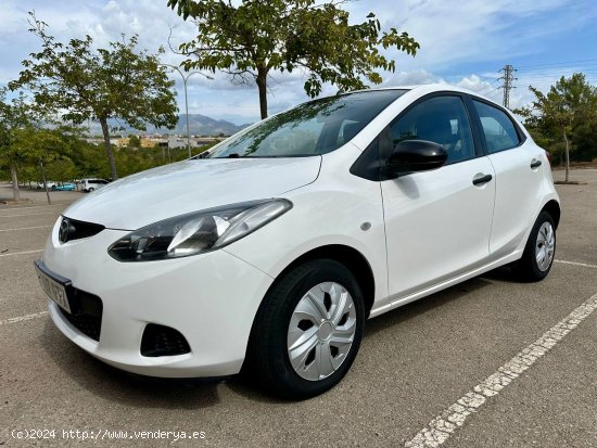 Mazda 2 1.4 i - 