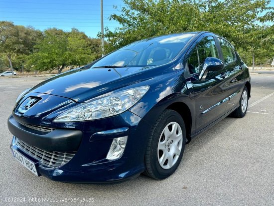 Peugeot 308 1.4i - 