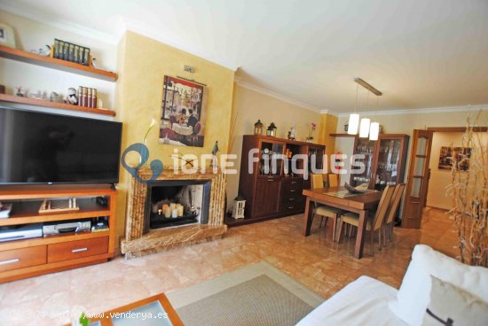 Unifamiliar adosada en venta  en Castellar del Vallès - Barcelona