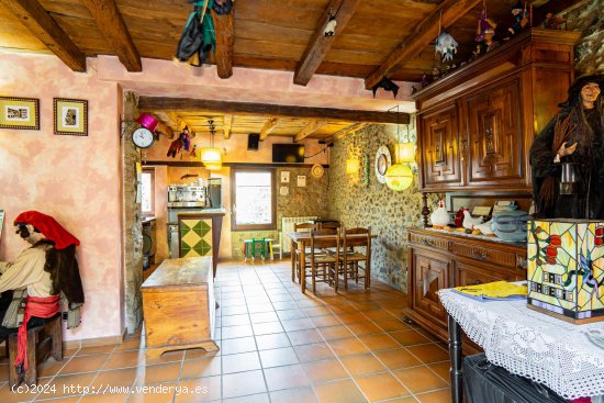 Casa de pueblo en venta  en Santa Pau - Girona