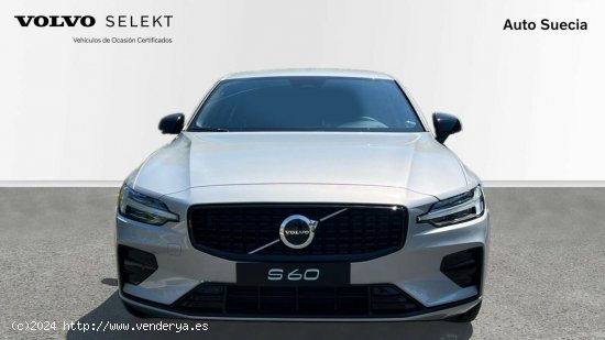 Volvo S60 sedan 2.0 B4 P PLUS DARK DCT 4P - Hernani