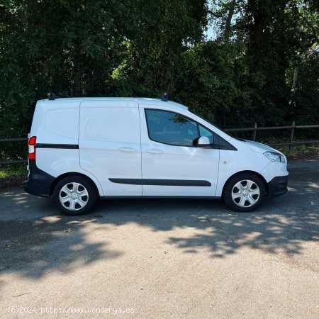 Ford Transit Courier 1.0 ECOBOOST 100CV - Sant Celoni