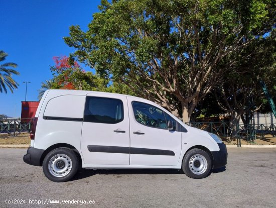 Citroën Berlingo  Furgon 1.6 HDI acristalada gama alta CERTIFICADO DE KILOMETROS Y CARROCERIA - Mal