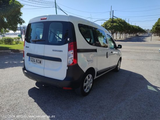 Dacia Dokker 15 DCI AMBIANCE 90 CV CERTIFICADO DE KILOMETROS Y CARROCERIA - Malaga