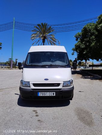 Ford Transit  Minibus y Kombi 280 S COMBI 120CV 6 VELOCIDADES - Malaga