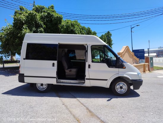 Ford Transit  Minibus y Kombi 280 S COMBI 120CV 6 VELOCIDADES - Malaga