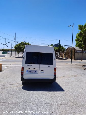 Ford Transit  Minibus y Kombi 280 S COMBI 120CV 6 VELOCIDADES - Malaga