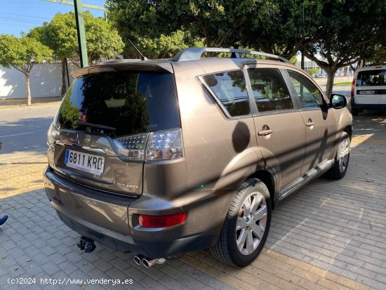 Mitsubishi Outlander 2.2 KAITEKI 4WD 7 PLAZAS - Malaga