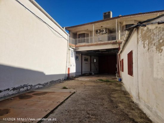 Nave Industrial en venta en Torrijos de 1671 m2